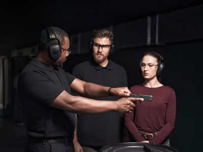 Поводження зі зброєю: основи безпеки та техніка стрільби